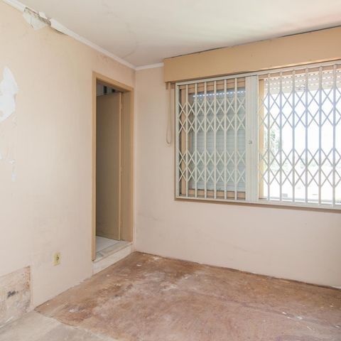 Casa à venda com 160m², 4 quartos e 2 vagas Casa à venda com 160m², 4 quartos e 2 vagasQuarto 4 - Suíte