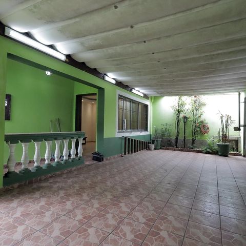 Casa para alugar com 200m², 3 quartos e 2 vagas Casa para alugar com 200m², 3 quartos e 2 vagasGaragem