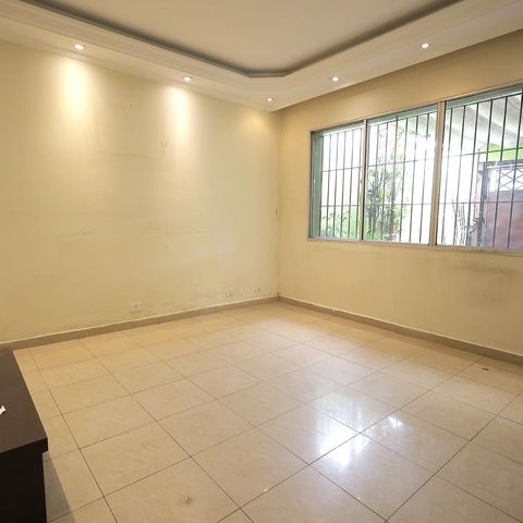 Casa para alugar com 200m², 3 quartos e 2 vagas Casa para alugar com 200m², 3 quartos e 2 vagasSala