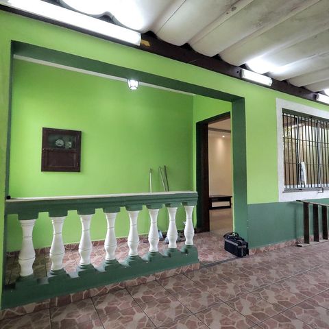 Casa para alugar com 200m², 3 quartos e 2 vagas Casa para alugar com 200m², 3 quartos e 2 vagasVaranda