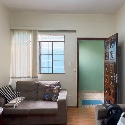 Casa à venda com 138m², 3 quartos e 2 vagas Casa à venda com 138m², 3 quartos e 2 vagasSala