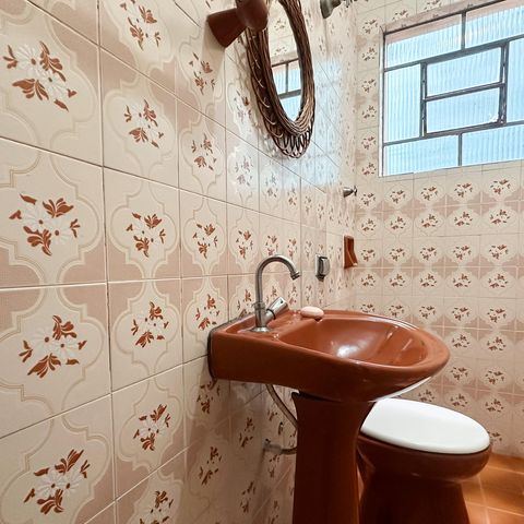Casa à venda com 138m², 3 quartos e 2 vagas Casa à venda com 138m², 3 quartos e 2 vagasLavabo