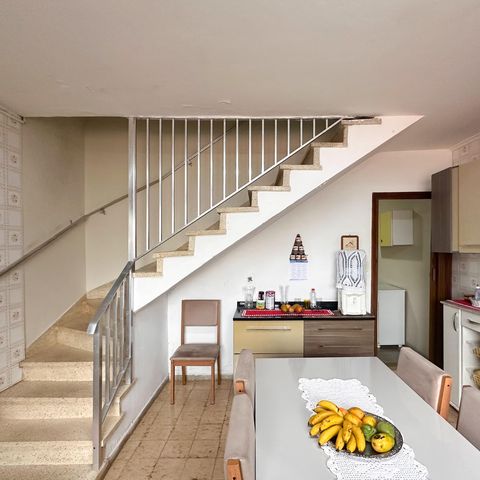 Casa à venda com 138m², 3 quartos e 2 vagas Casa à venda com 138m², 3 quartos e 2 vagasCozinha