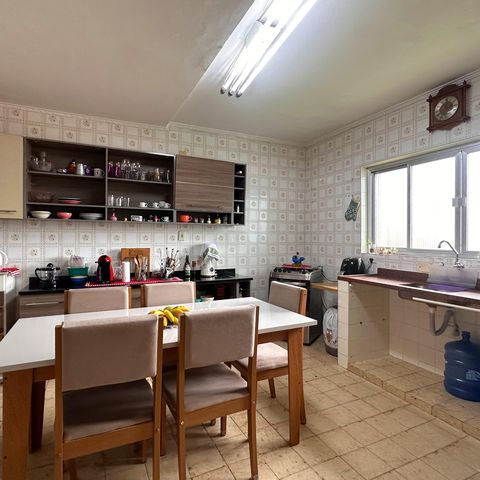 Casa à venda com 138m², 3 quartos e 2 vagas Casa à venda com 138m², 3 quartos e 2 vagasCozinha