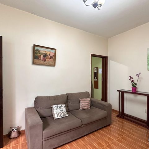 Casa à venda com 138m², 3 quartos e 2 vagas Casa à venda com 138m², 3 quartos e 2 vagasSala