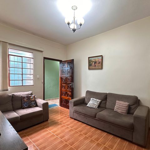 Casa à venda com 138m², 3 quartos e 2 vagas Casa à venda com 138m², 3 quartos e 2 vagasSala