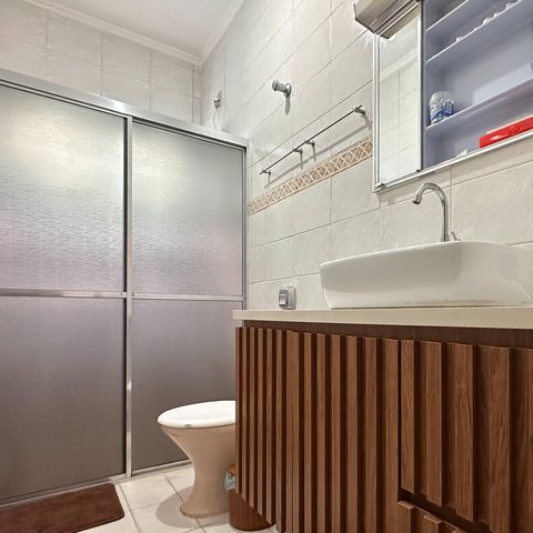 Casa à venda com 138m², 3 quartos e 2 vagas Casa à venda com 138m², 3 quartos e 2 vagasBanheiro Social