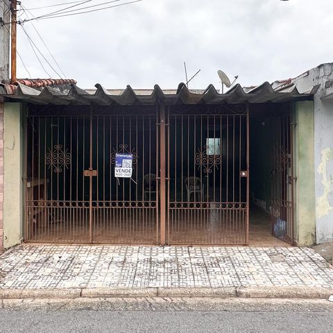 Casa à venda com 138m², 3 quartos e 2 vagas Casa à venda com 138m², 3 quartos e 2 vagasFachada