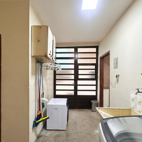 Casa à venda com 138m², 3 quartos e 2 vagas Casa à venda com 138m², 3 quartos e 2 vagasÁrea de Serviço