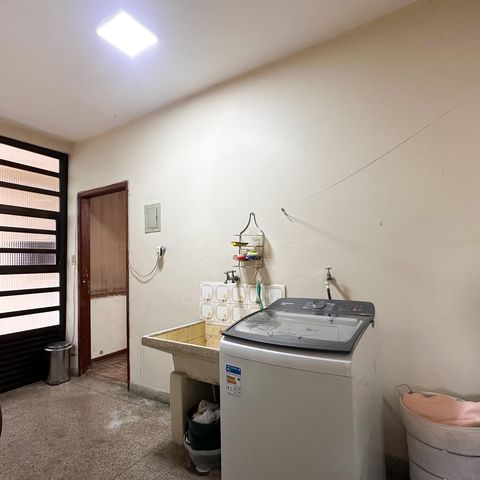 Casa à venda com 138m², 3 quartos e 2 vagas Casa à venda com 138m², 3 quartos e 2 vagasÁrea de Serviço
