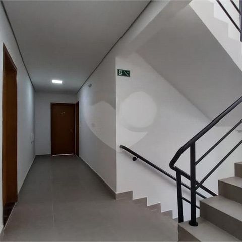 Casa à venda com 32m², 1 quarto e 1 vaga