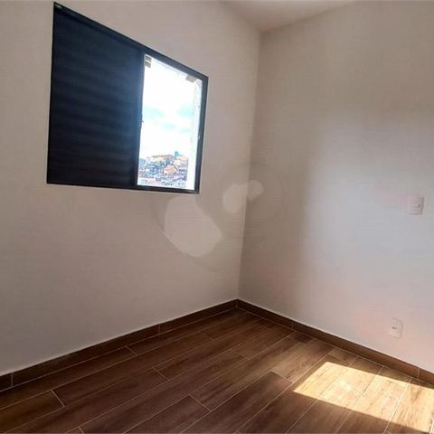 Casa à venda com 32m², 1 quarto e 1 vaga
