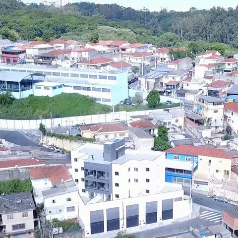 Casa à venda com 32m², 1 quarto e 1 vaga