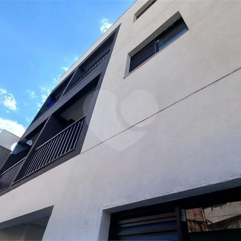 Casa à venda com 32m², 1 quarto e 1 vaga