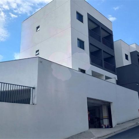 Casa à venda com 32m², 1 quarto e 1 vaga