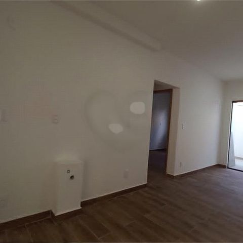 Casa à venda com 32m², 1 quarto e 1 vaga