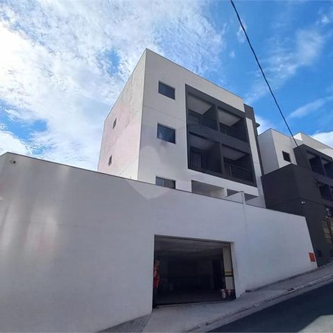 Casa à venda com 32m², 1 quarto e 1 vaga