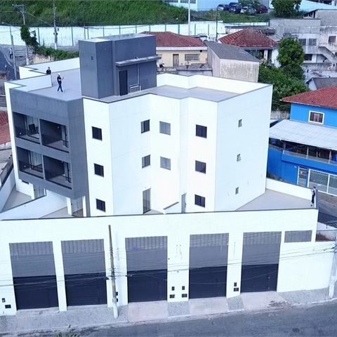 Casa à venda com 32m², 1 quarto e 1 vaga