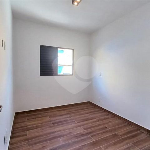 Casa à venda com 32m², 1 quarto e 1 vaga