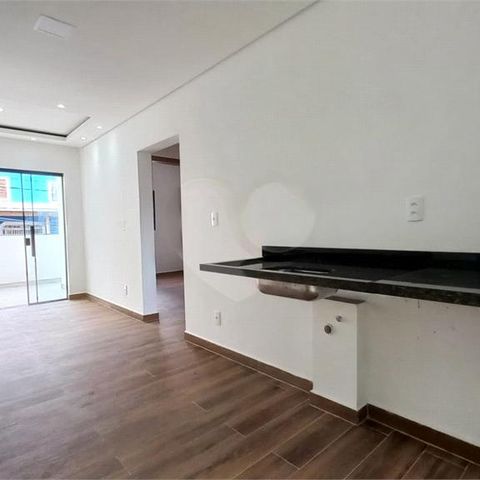 Casa à venda com 32m², 1 quarto e 1 vaga