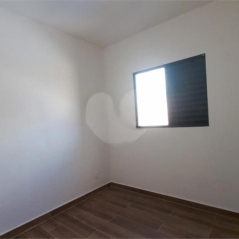 Casa à venda com 32m², 1 quarto e 1 vaga