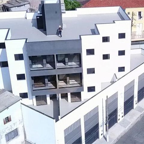 Casa à venda com 32m², 1 quarto e 1 vaga
