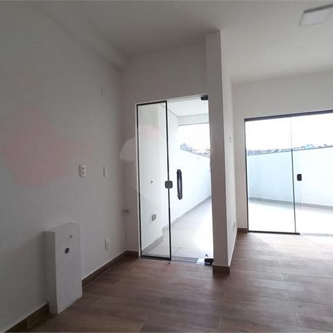 Casa à venda com 32m², 1 quarto e 1 vaga