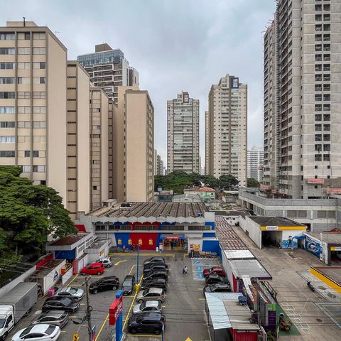 Apartamento à venda com 38m², 2 quartos e sem vaga Apartamento à venda com 38m², 2 quartos e sem vagaVista da Sacada