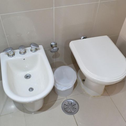 Apartamento à venda com 267m², 4 quartos e 4 vagasBanheiro social