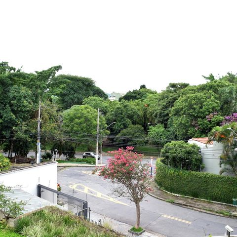 Apartamento à venda com 267m², 4 quartos e 4 vagasVista