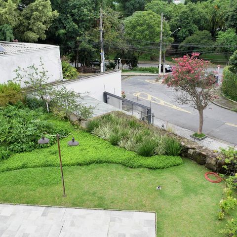 Apartamento à venda com 267m², 4 quartos e 4 vagasVista
