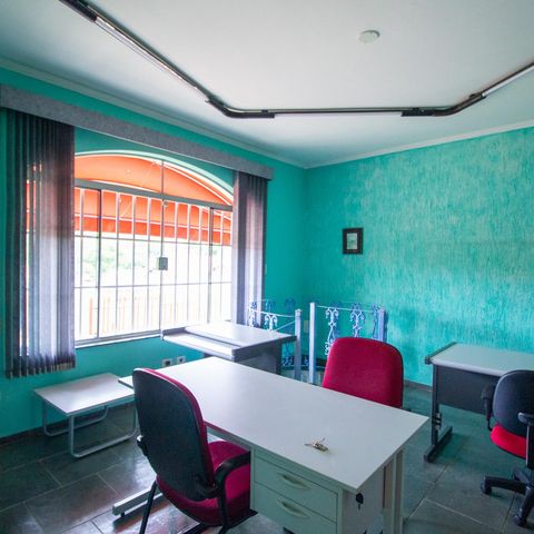 Casa para alugar com 380m², 3 quartos e 6 vagasEscritório
