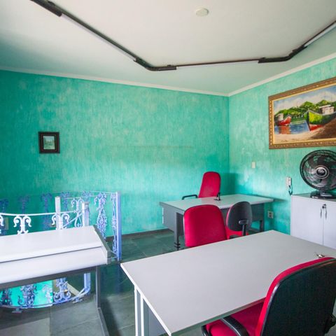Casa para alugar com 380m², 3 quartos e 6 vagasEscritório