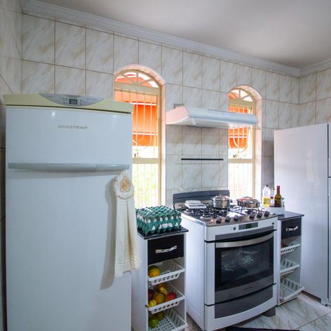 Casa para alugar com 380m², 3 quartos e 6 vagasCozinha 