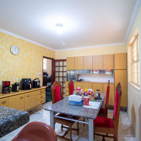 Casa para alugar com 380m², 3 quartos e 6 vagasCozinha 