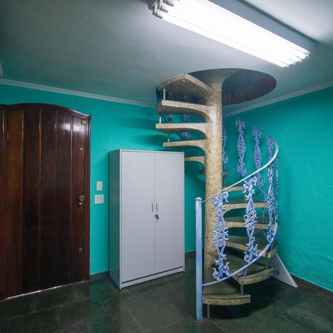 Casa para alugar com 380m², 3 quartos e 6 vagasEscritório 2