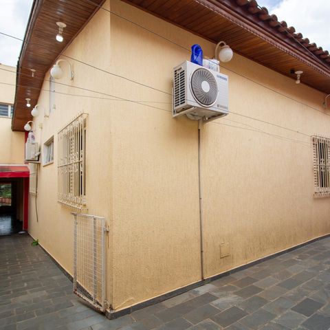 Casa para alugar com 380m², 3 quartos e 6 vagasÁrea Externa 