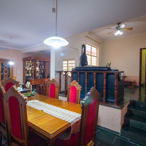 Casa para alugar com 380m², 3 quartos e 6 vagasSala