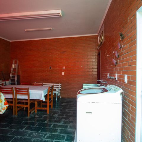 Casa para alugar com 380m², 3 quartos e 6 vagasÁrea de Serviço