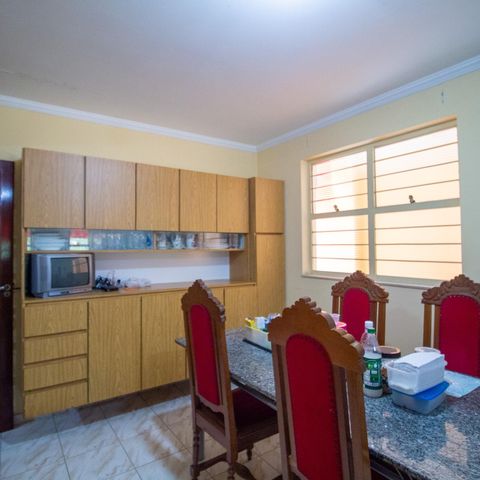 Casa para alugar com 380m², 3 quartos e 6 vagasCozinha 