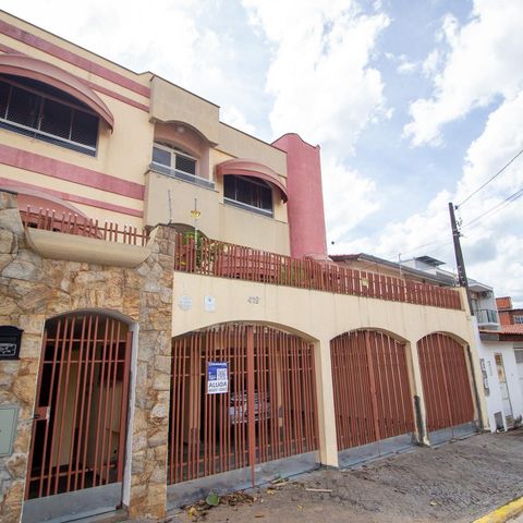 Casa para alugar com 380m², 3 quartos e 6 vagasFachada 