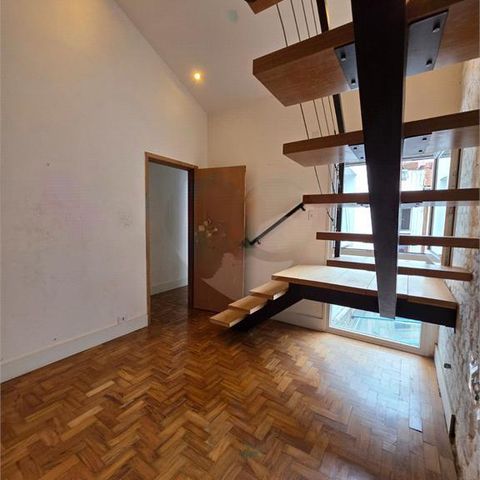 Casa de condomínio à venda com 160m², 4 quartos e 1 vaga
