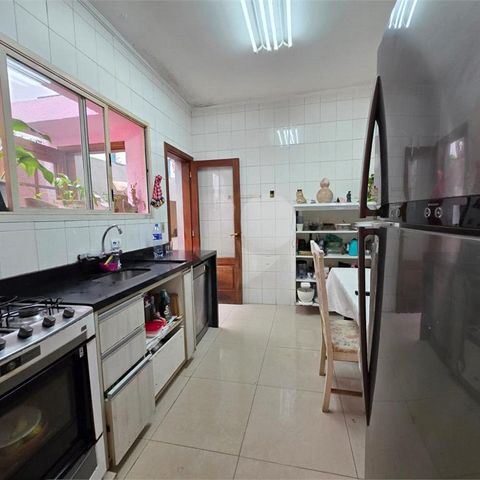 Casa de condomínio à venda com 160m², 4 quartos e 1 vaga