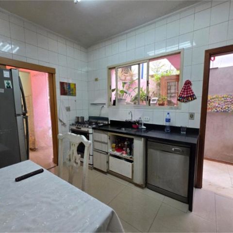 Casa de condomínio à venda com 160m², 4 quartos e 1 vaga