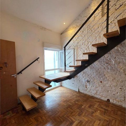 Casa de condomínio à venda com 160m², 4 quartos e 1 vaga