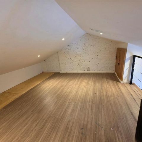 Casa de condomínio à venda com 160m², 4 quartos e 1 vaga
