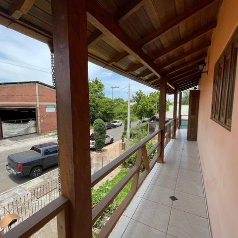 Casa à venda com 300m², 3 quartos e 2 vagasVista da Sacada