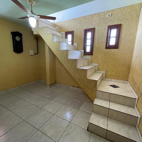 Casa à venda com 300m², 3 quartos e 2 vagasHall social