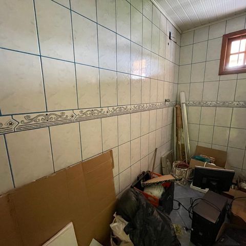 Casa à venda com 300m², 3 quartos e 2 vagasBanheiro 2
