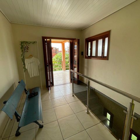 Casa à venda com 300m², 3 quartos e 2 vagasCorredor